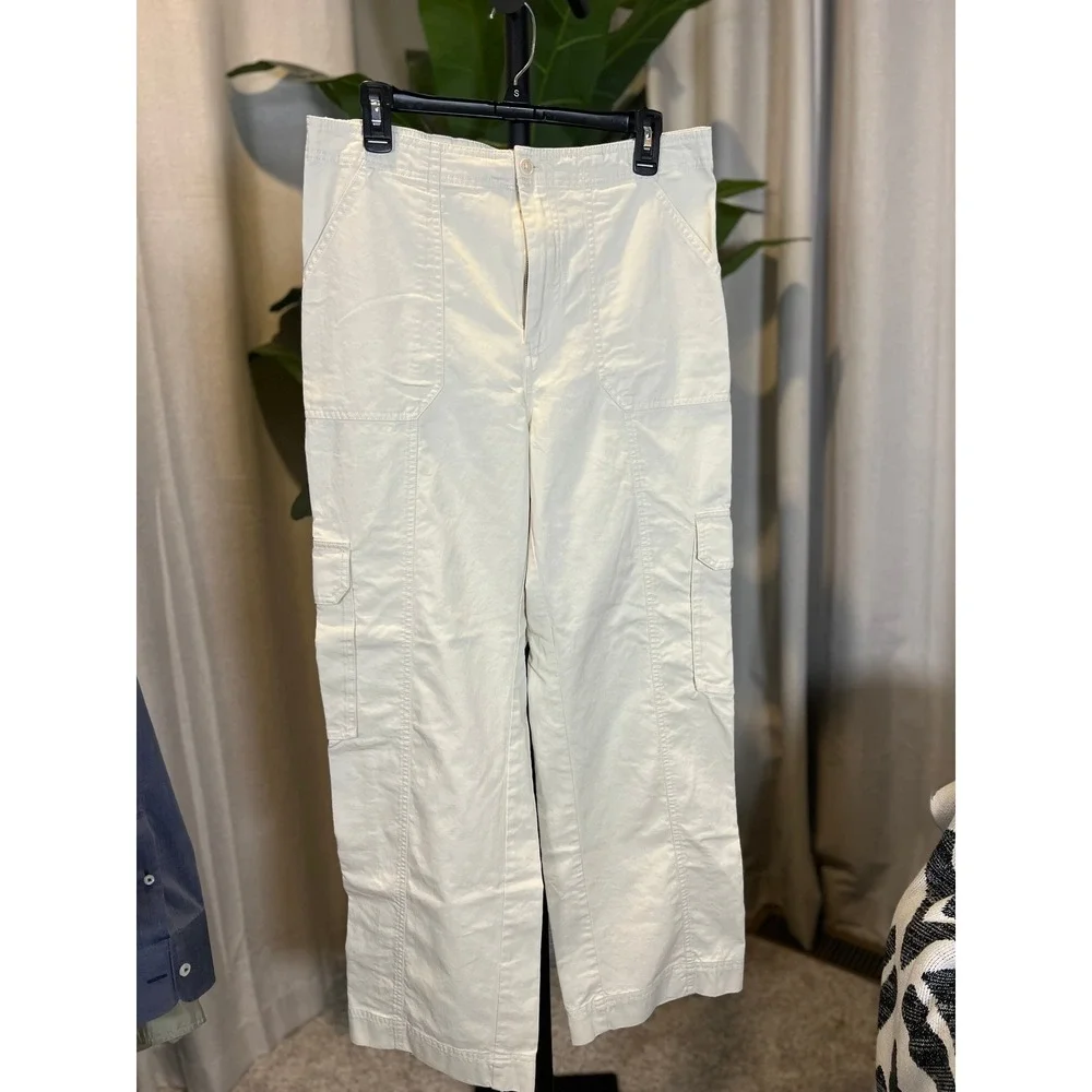 Abercrombie & Fitch Women Cream Straight Leg Cargo Pants Size 31 12 Elastic Back